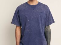 Футболка свободного силуэта с v-образным вырезом