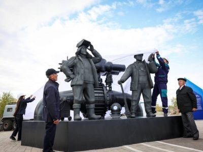 В Якутске открыли сквер газовиков