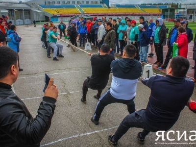 Трудовые коллективы Якутии соревнуются в перетягивании каната