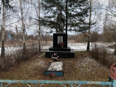 Братская могила воинов Советской Армии, погибших в феврале 1943 года