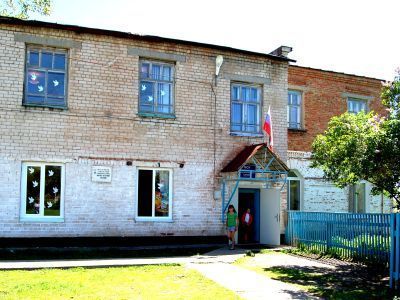 Здание школы, где учился Герой Советского Союза М.П.Хватков