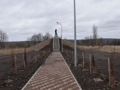 Холм Славы, памятный знак в честь погибших в годы Великой Отечественной войны