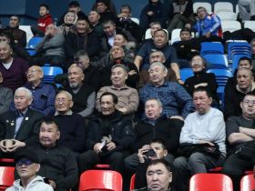 Якутские борцы стали победителями матчевой встречи к 75-летию Александра Иванова