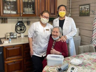 Работники Медцентра Якутска провели осмотр здоровья ветеранов 