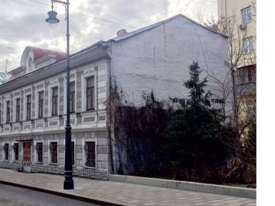 Жилой дом, 1837 г., 1887 г. Здесь с 1900–1905 гг. размещалась редакция журнала "Вопросы философии и психологии"