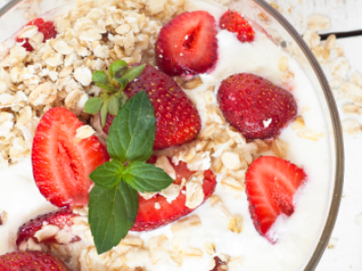 «ТЕСТ» на ТВ: как выбрать действительно полезный клубничный йогурт