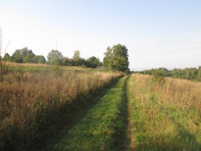 Памятное место, где в 1943 г. происходило танковое сражение советских войск с гитлеровцами, командиру экипажа танка Ю.С. Белоногову посмертно было присвоено звание Героя Советского Союза