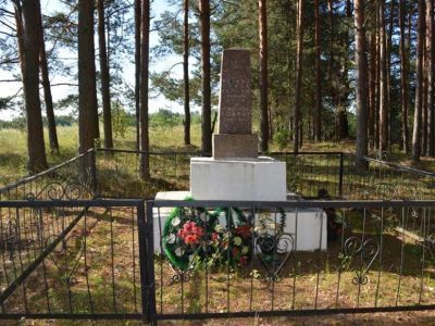 Братская могила воинов Советской Армии, погибших в период Великой Отечественной войны