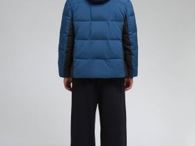 Утепленная куртка с капюшоном