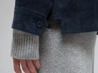 Жакет из натуральной кожи с накладными карманами