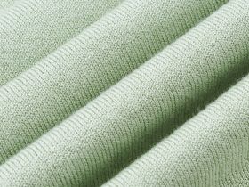 Легкий джемпер полуприлегающего кроя с коротким рукавом