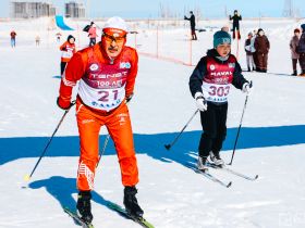 Звезды Олимпийских игр пробежали лыжный марафон с якутянами