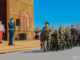 В Якутске состоялся детский парад Победы