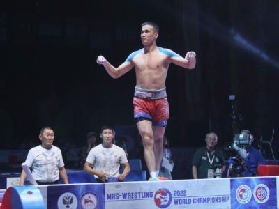 Якутяне Валерий Никаноров и Семен Ануфриев стали чемпионами мира по мас-рестлингу