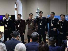 В Якутске открылась выставка в честь 75-летия Александра Иванова