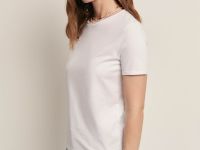 Футболка полуприлегающего силуэта