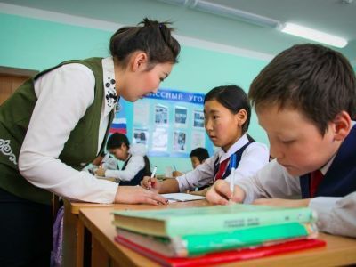 Девять зданий школ строятся в Якутии взамен аварийным