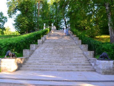 Лестница Большая Каменная (Итальянская) с четырьмя статуями львов и двумя вазами