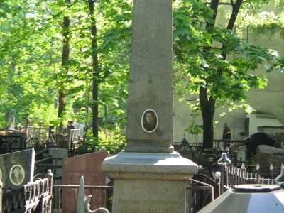 Могила - Дивочкин Александр Андреевич (1914-1946), Герой Советского Союза