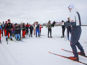 Никита Крюков и Александр Бессмертных провели мастер-класс по лыжным гонкам в Якутске
