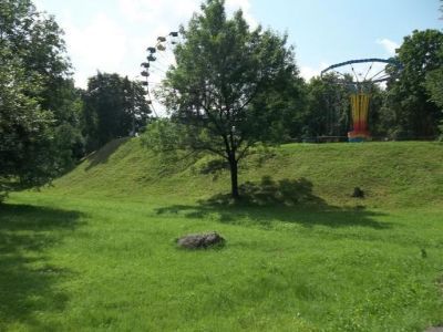 Петровские бастионы - оборонительные земляные сооружения, воздвигнутые в 1701 г.