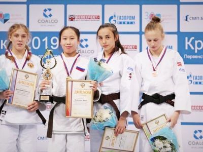 «Будет олимпийская медаль и по дзюдо». В Якутске поздравили победительниц первенства России