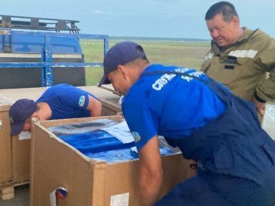 Якутские спасатели доставили дизель-генераторы в Усть-Алданский район