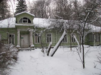 Флигель западный