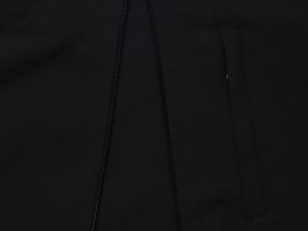 Ветровка с капюшоном и застежками по бокам