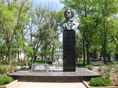 Памятник А.С.Пушкину (скульптор П.Ф.Мовчун)