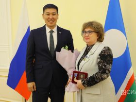 Государственные награды вручили педагогам Якутии