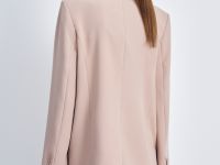 Однобортный жакет полуприлегающего силуэта