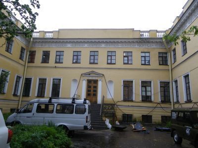 Дом Баташовых со служебным флигелем