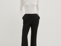 Брюки-клеш на средней посадке