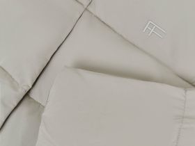 Утепленное пальто с капюшоном