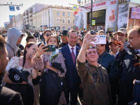 Глава Якутии принял участие в праздничных мероприятиях проекта «Проспект Победы»