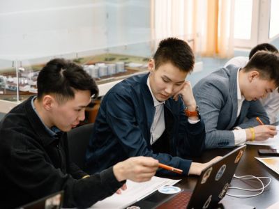 Качаем нефть и компетенции