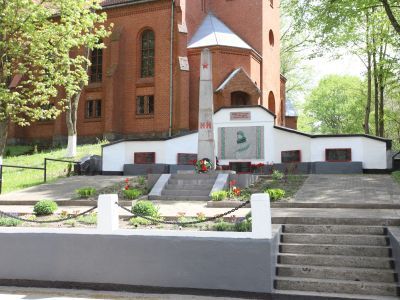 Братская могила советских воинов, погибших в январе 1945 года