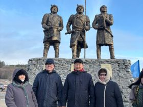В Якутии открыли памятник Тыгын Дархану и его потомкам