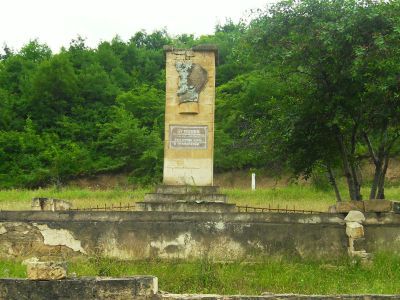 Памятник на месте расстрела К.-М.Агасиева