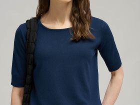 Легкий джемпер с коротким рукавом