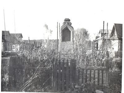 Обелиск, установленный  крестьянами в  память о событии 1 марта 1881 года (1881 г.  крестьянин Шаманский (Шамонский) И.Я.)