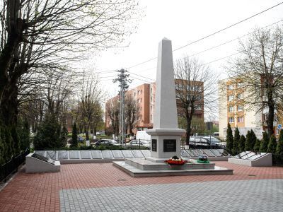 Братская могила советских воинов, погибших при взятии города Лабиау в январе 1945 года