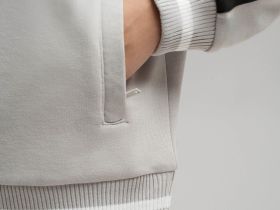 Толстовка свободного кроя из футера