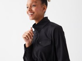 Женское платье Lacoste свободного кроя с поясом