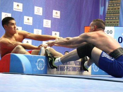 Мас-рестлеры Якутии прошли в финал чемпионата России