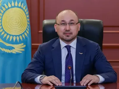 Чрезвычайный и полномочный посол Казахстана в РФ Даурен Абаев поздравил с Днем республики