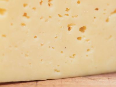 «Голландский» сыр эконом-сегмента: лучший и худший