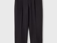 Чёрные прямые брюки с защипами Глория Джинс