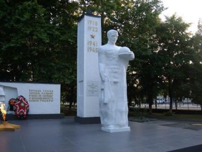 Памятник-символ воинам-односельчанам, погибшим в годы гражданской и Великой Отечественной войн